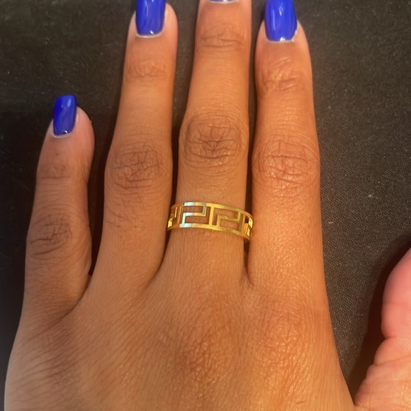 Hollow Geometric Ring - Picture 4 of 4